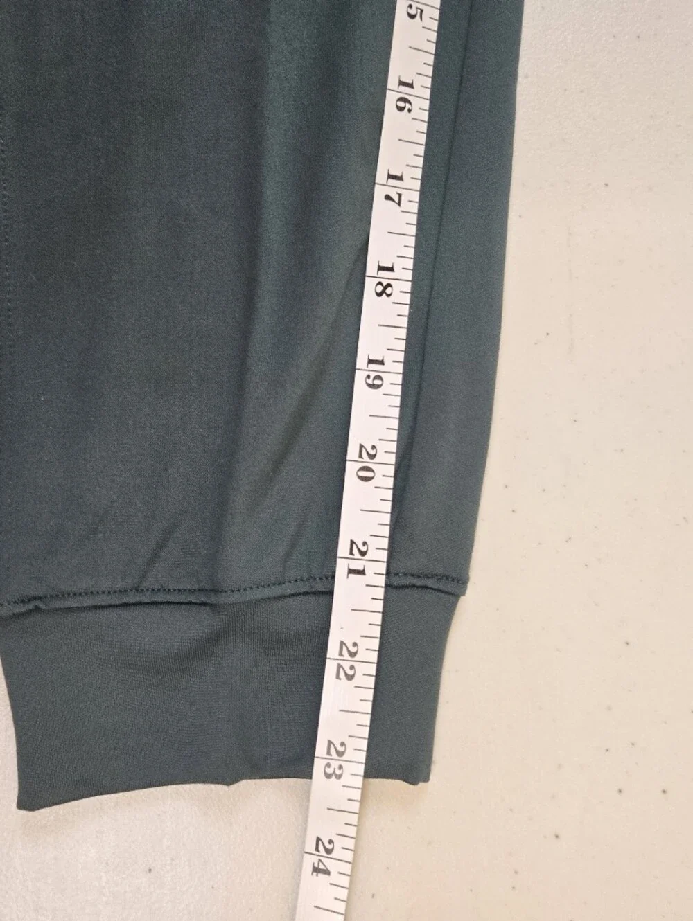 NWT All in Motion Soft Stretch Jogger Pants Size Medium 8